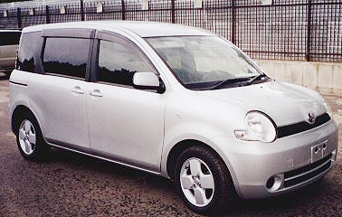 toyota-sienta